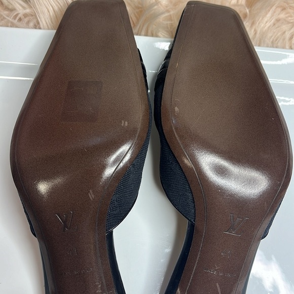 LOUIS VUITTON VINTAGE NEVER WORN HEELS - Picture 7 of 11